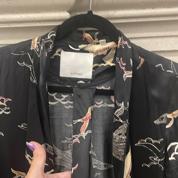 Wilfred black satin Kimono with belt and pockets . Size small. Worn twice. - Picture 3 of 5